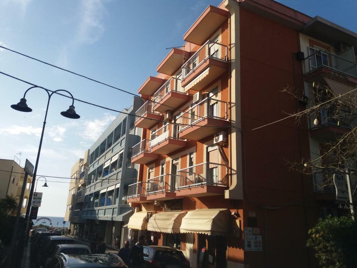Casa Floridea -Mediterranea Sicilia Apt Cefalu Ngoại thất bức ảnh